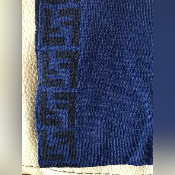 FENDI ZUCCA 100% wool scarf - Picture 2 of 6
